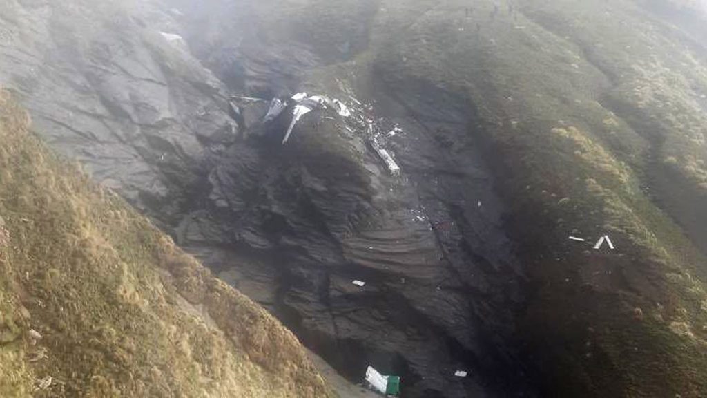 尼泊尔坠毁客机残骸寻获 遇难者遗体全找到了