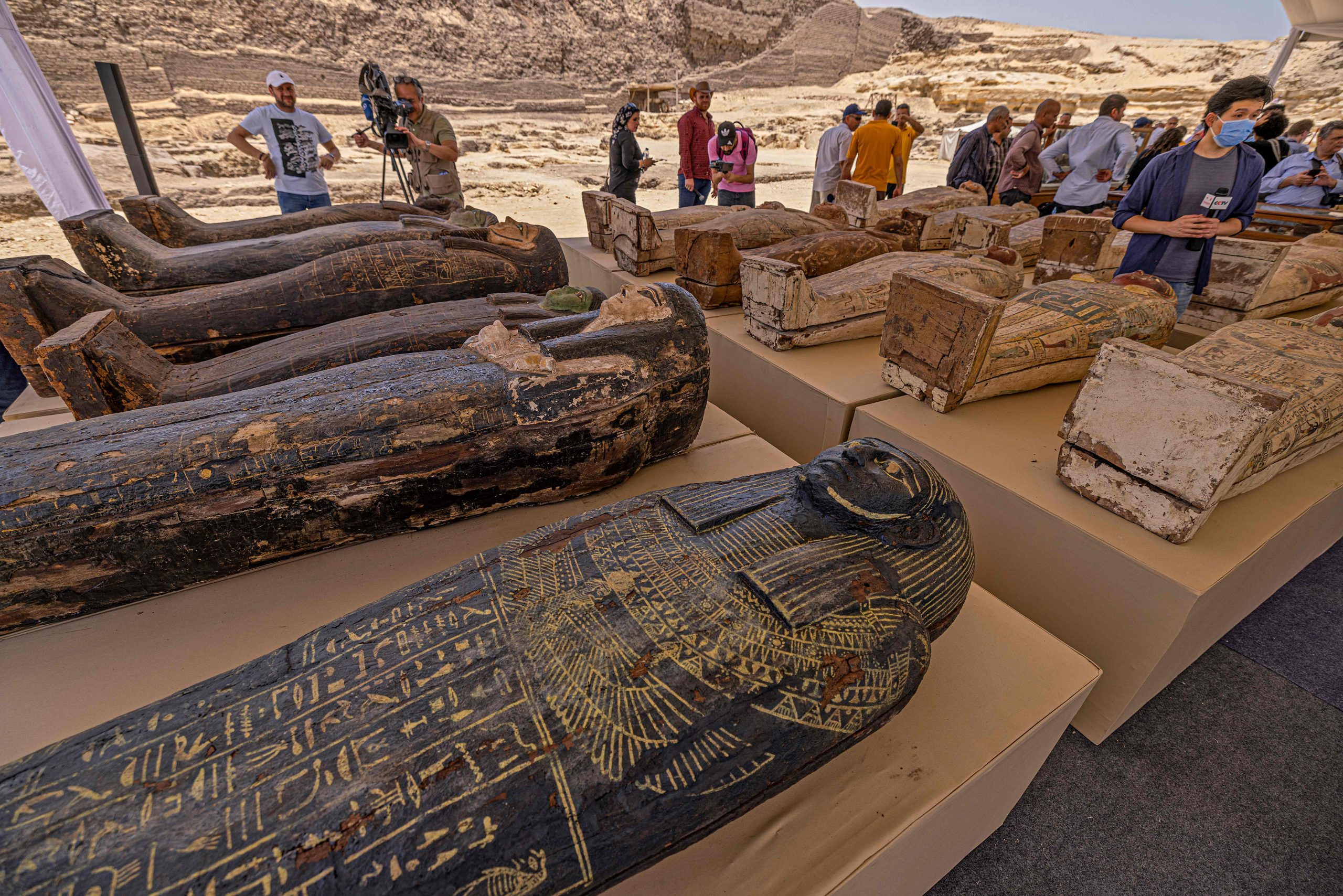 拼盘／埃及出土250具2500多年前彩绘木棺