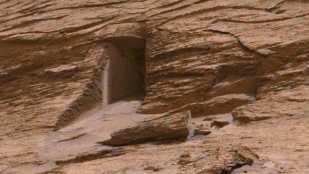 拼盘／NASA火星探索疑拍到“外星基地大门” 通往何处引热议    