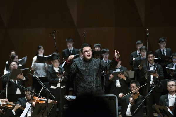 指挥家陈子虔——巴赫音乐的布道者