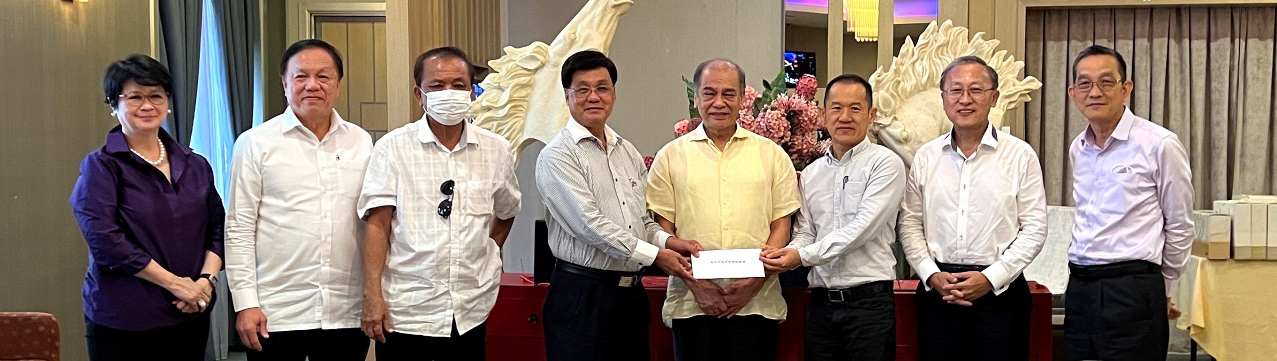 文告：马来西亚社会企业家基金会长李家发宣布捐献100万予关中建校基金