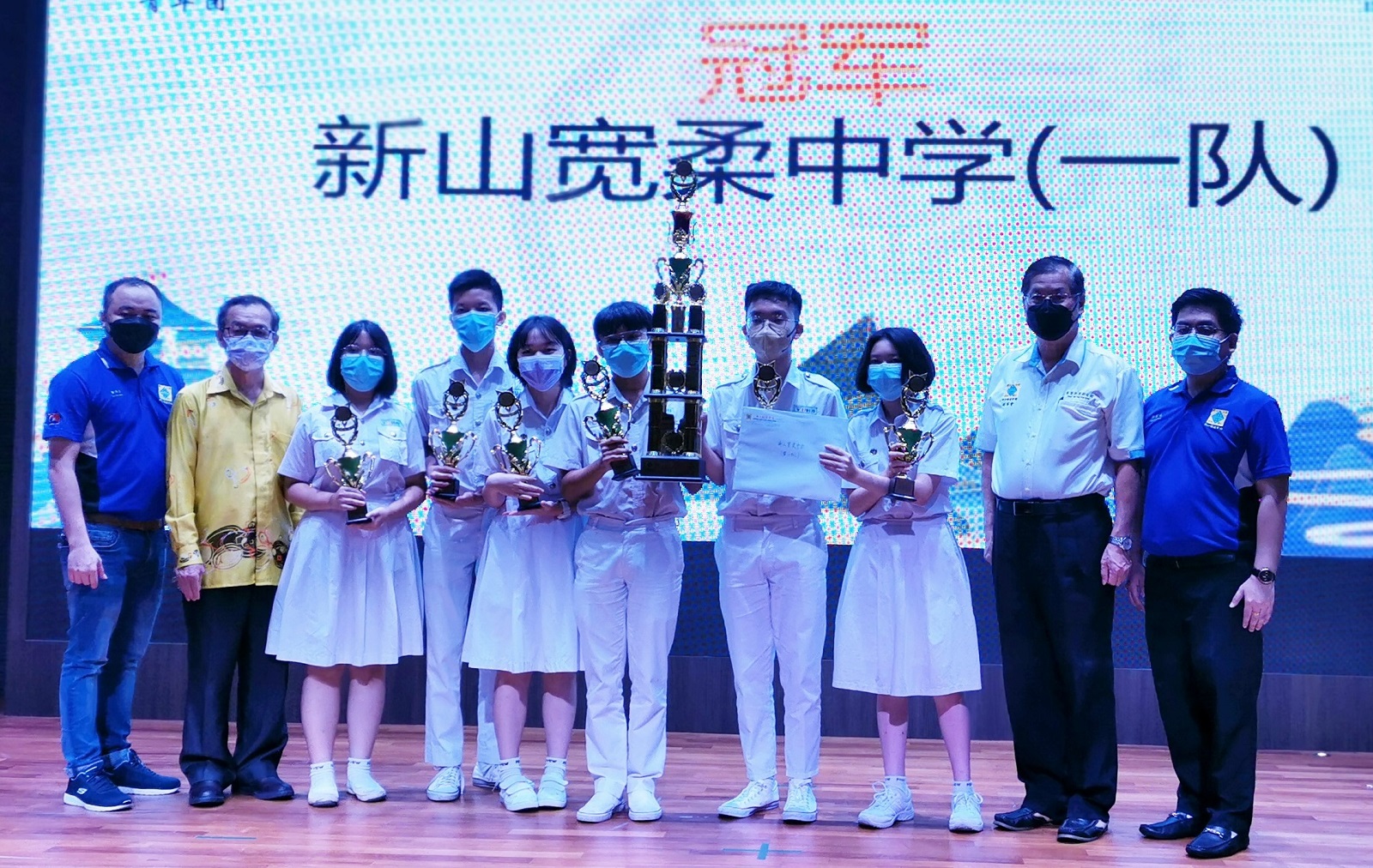 柔05：新山宽柔中学（一队）辩论队勇夺2022年第37届柔南区中学校际《Paragon杯》冠军