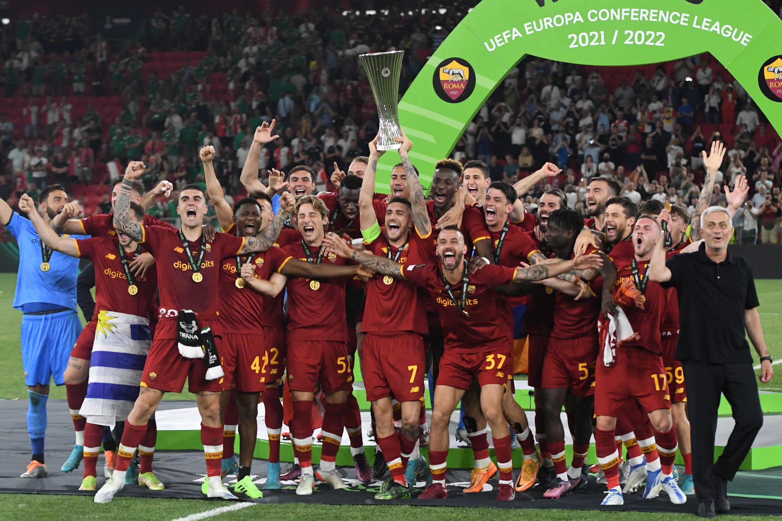 欧会杯| 带领罗马走到今日不易  狂人数度哭了