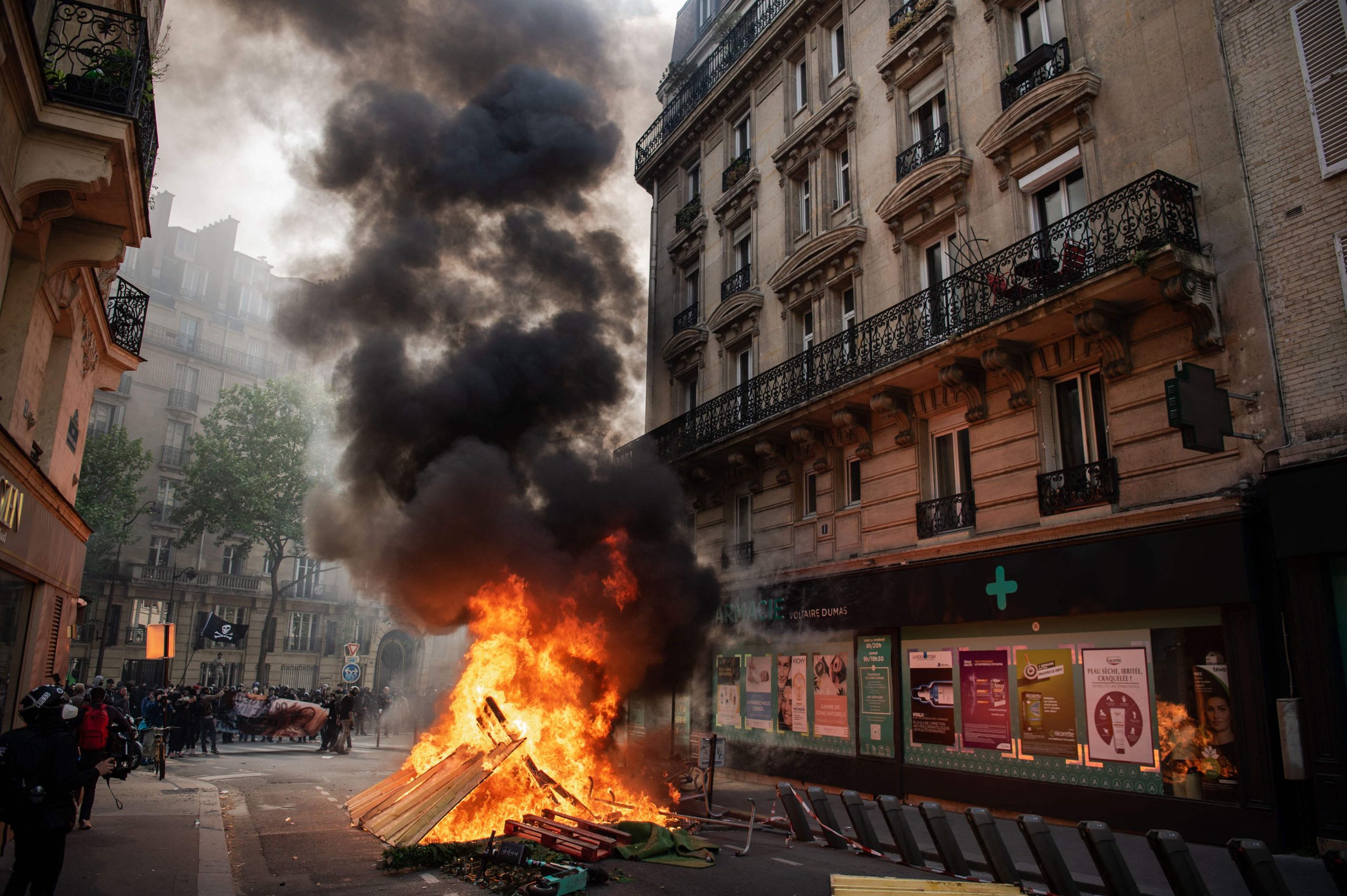法国／五一示威爆冲突　巴黎陷火海