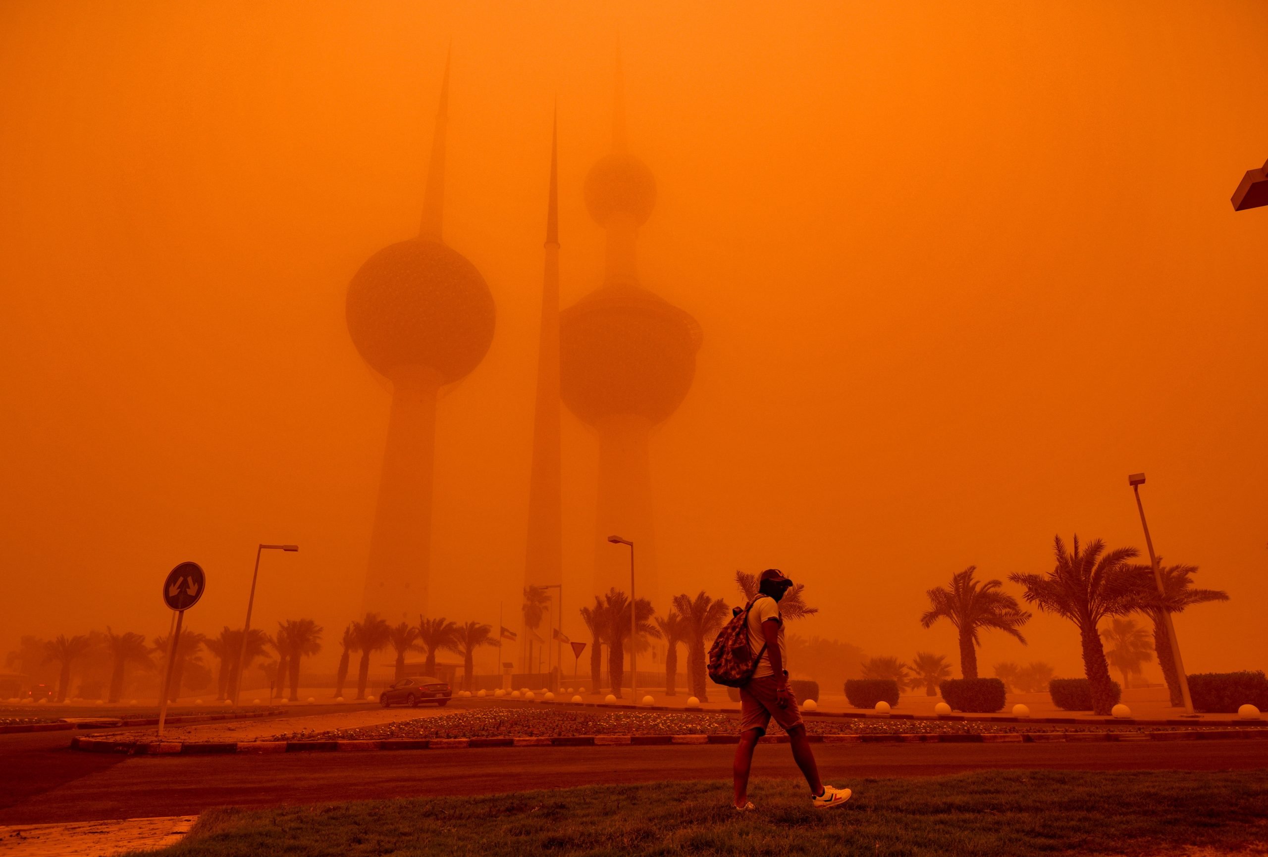 看世界／沙尘暴再袭中东　伊拉克关闭机场公共设施