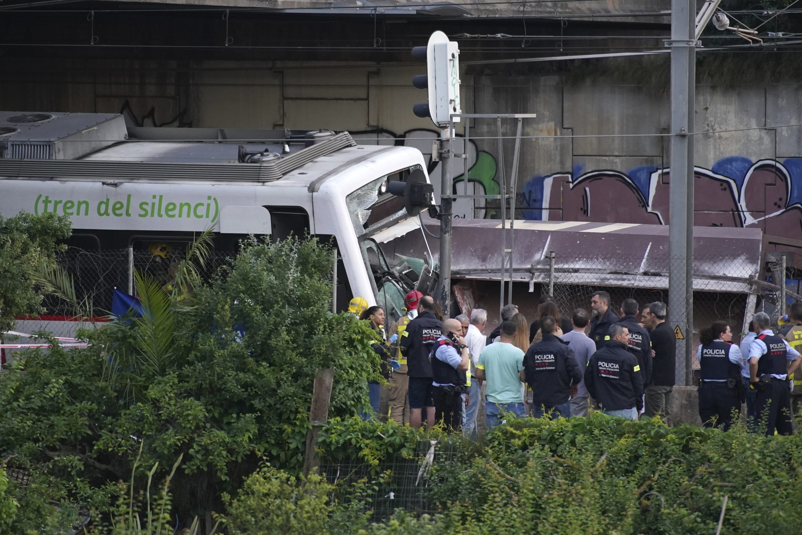 看世界／西班牙两列火车相撞 酿1死85伤