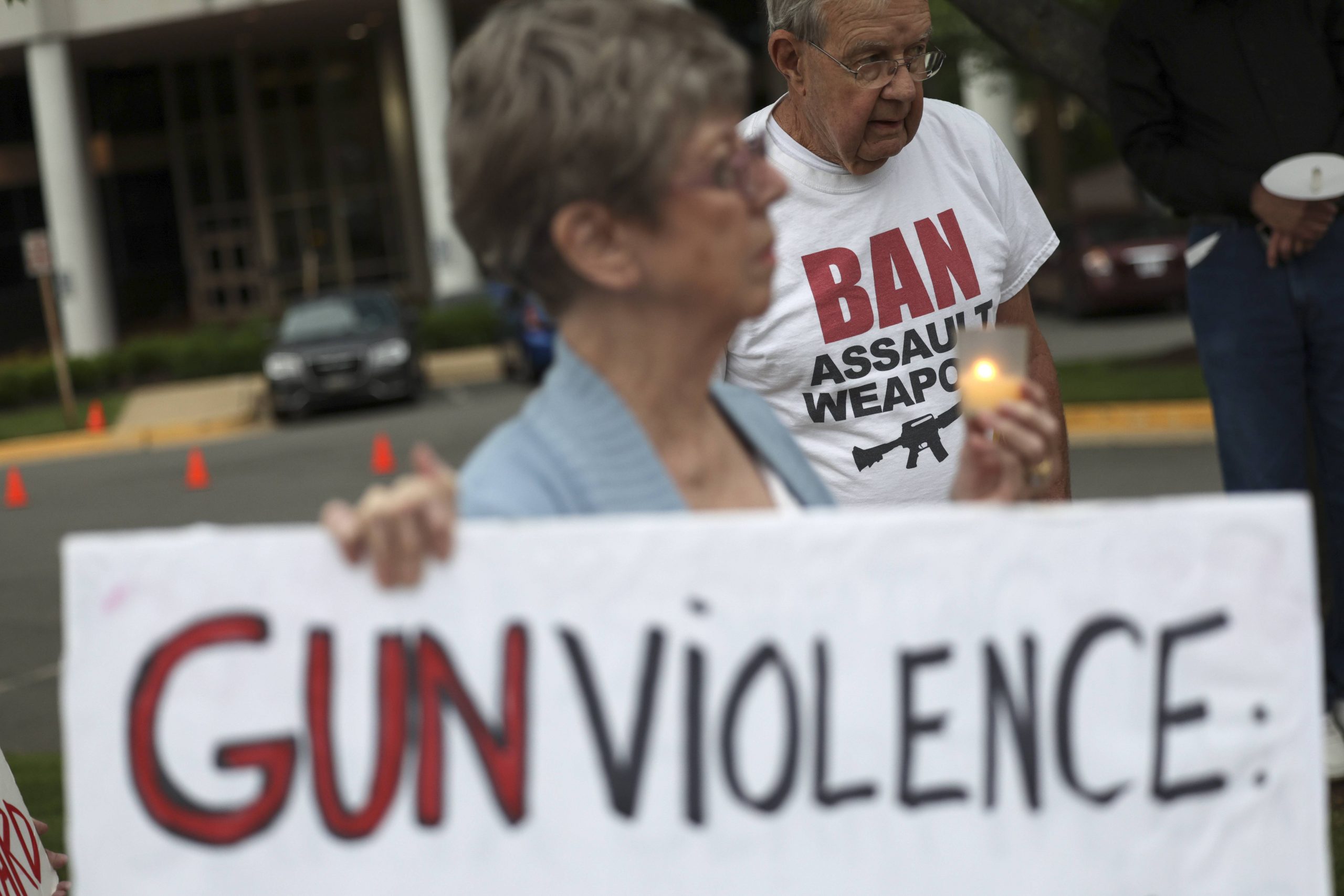 美媒：哥伦拜恩枪击案后 逾31万学童曾遇枪枝暴力