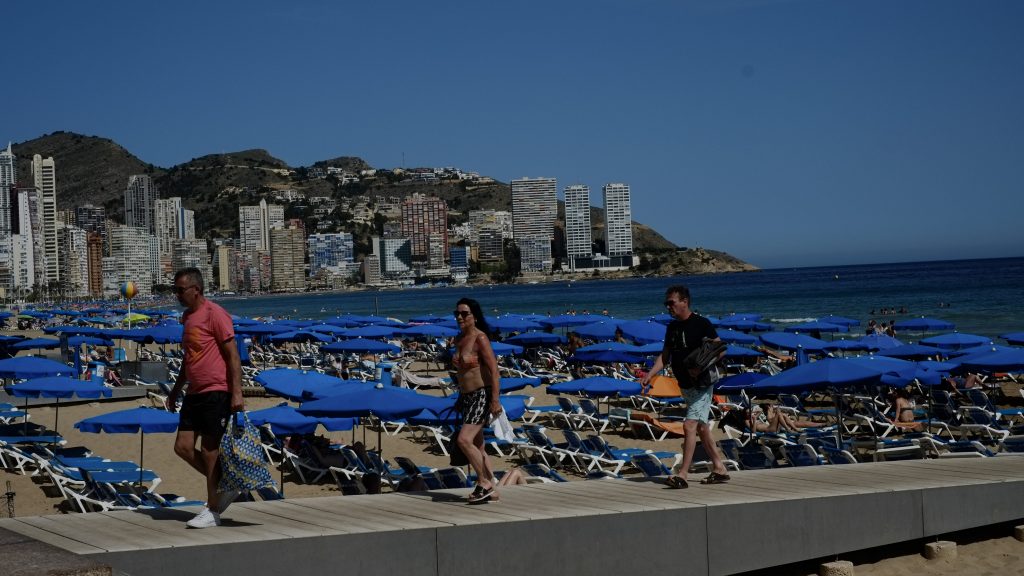 西班牙放松防疫   欧盟外未接种游客准入境