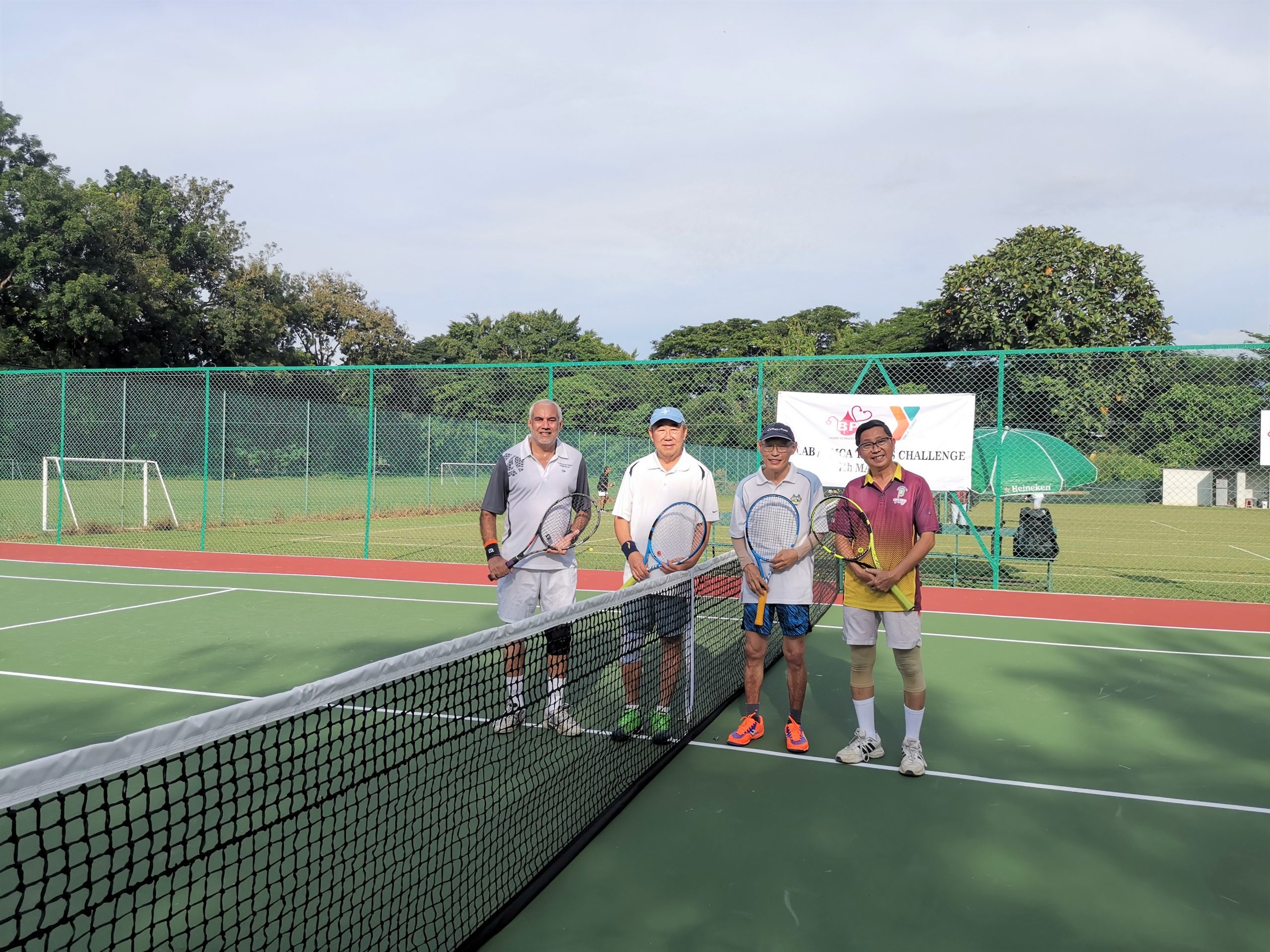 霹：YMCA新硬地网球场建竣 首办友谊赛 