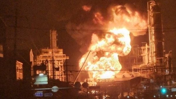 韩国一炼油厂大爆炸致1死9伤 · 火柱腾起数十米 附近震感剧烈
