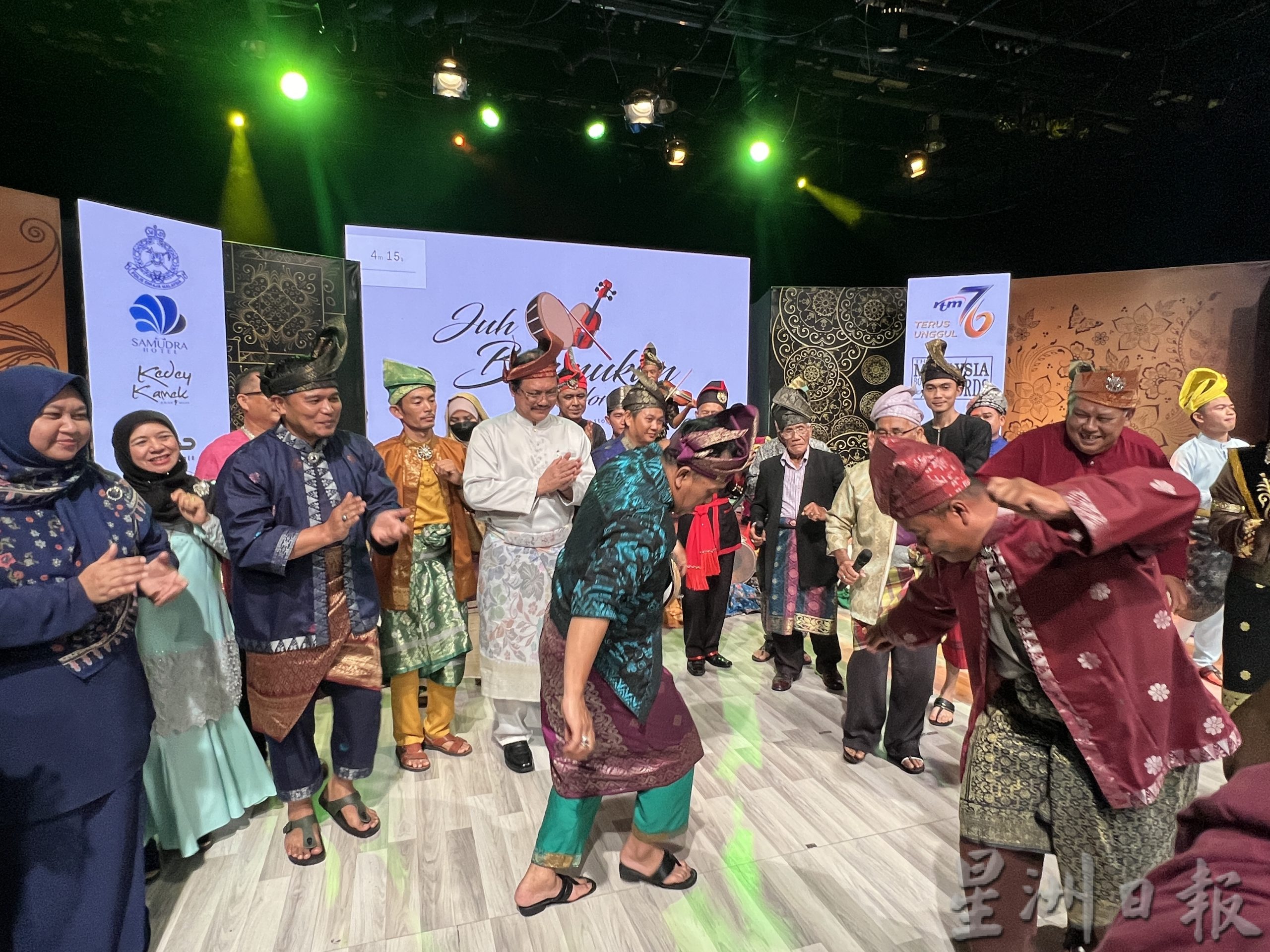 马来传统民族击乐舞动