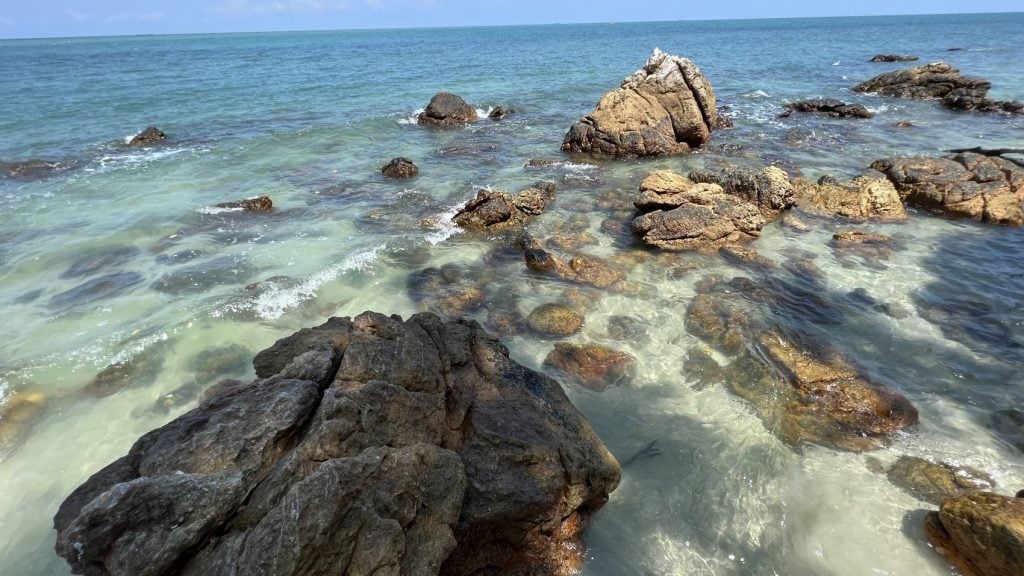 用眼睛去旅游 | 清澈海水壮观岩石  英丹岛 甲最美丽沙滩