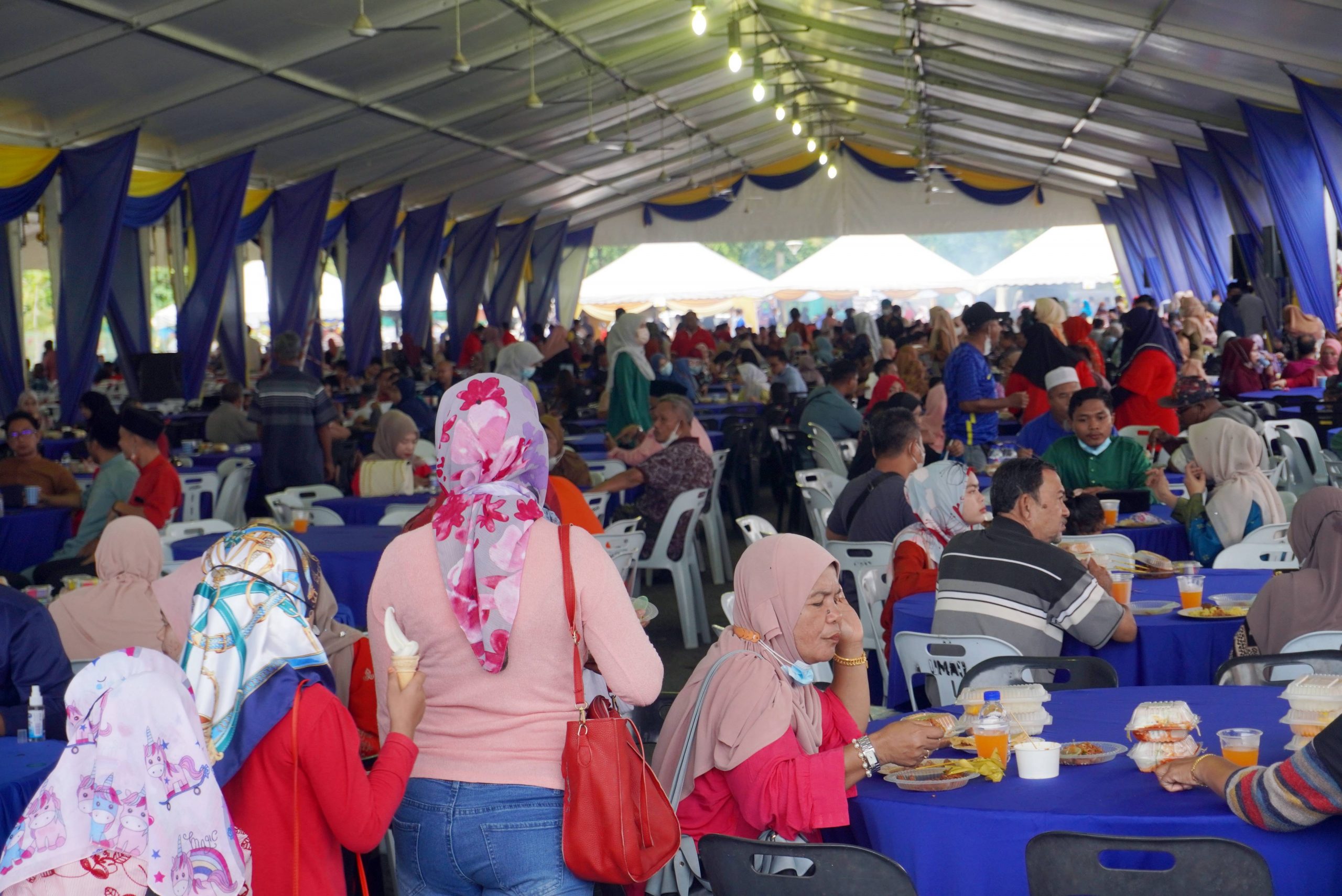 （大北马）玻州政府开斋节宴会，迎来1万5000人参与其盛
