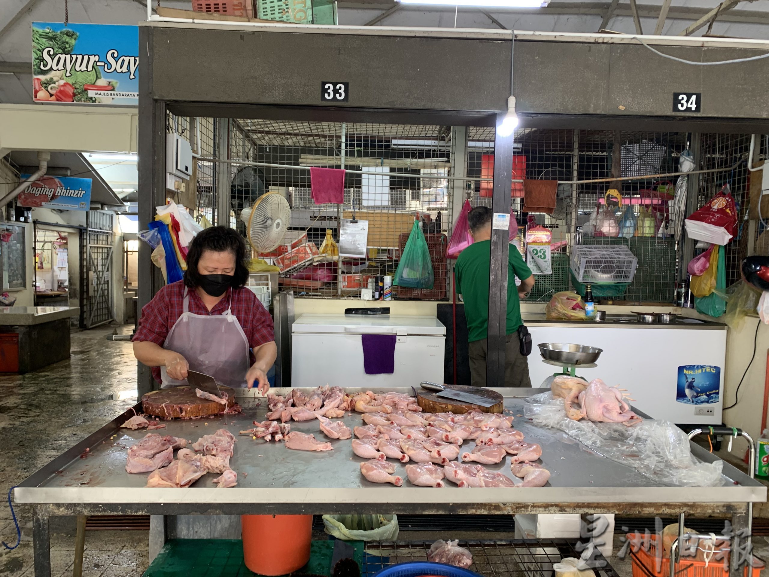 （大北马）肉鸡供应减 受制于价格管制 小贩苦不堪言