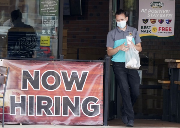 美国初领失业金降至21万人