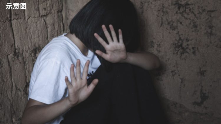 遭轮奸13岁女童到警局报案 再遭警官在警局内强奸