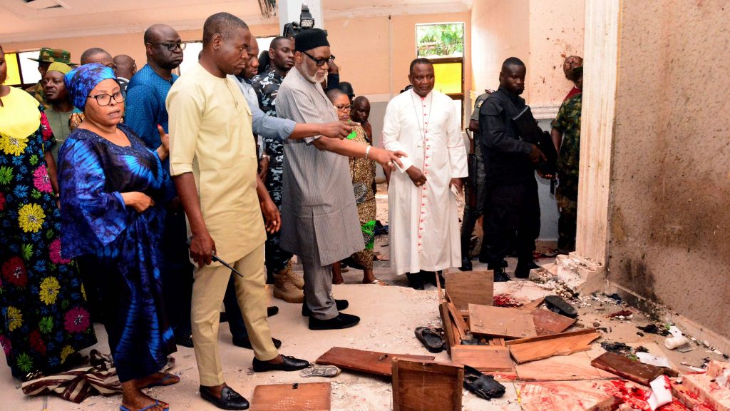 尼日利亚天主教堂遭袭击 至少50信徒身亡