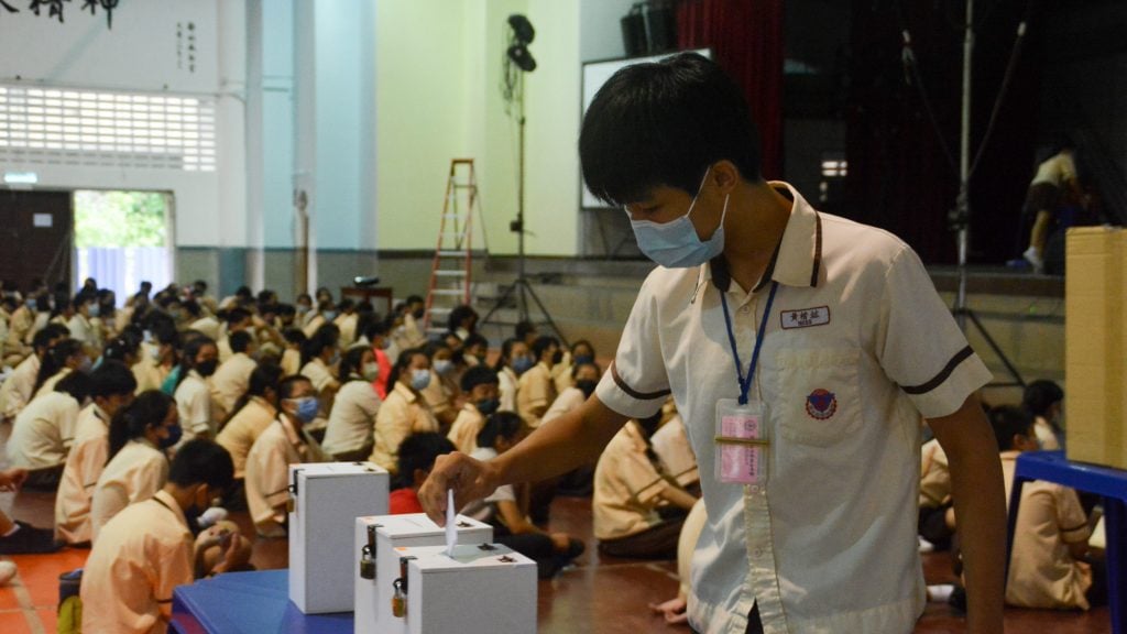 组4“党派” 校园拉票 丹中办高中生模拟选举