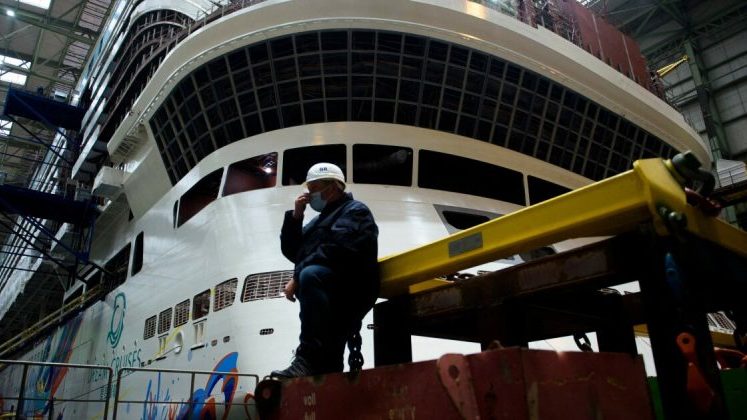 亚洲最大邮轮”环球梦号”   处女航或驶向报废场