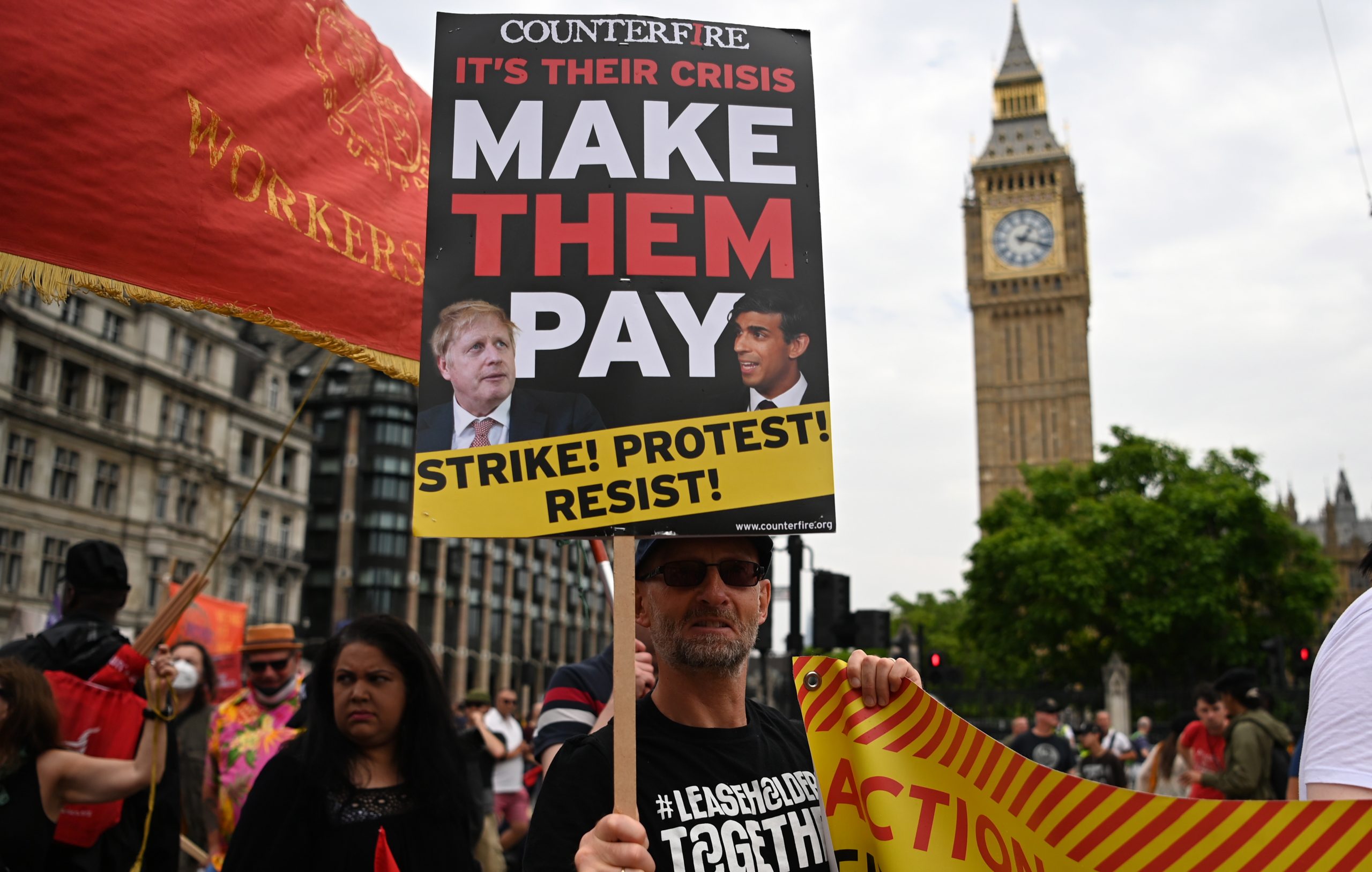 伦敦街头示威 抗议生活成本飙涨