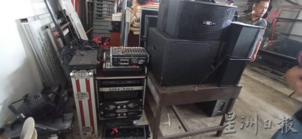供fb/汝来店铺藏有8万令吉失窃电器，警方逮捕3人