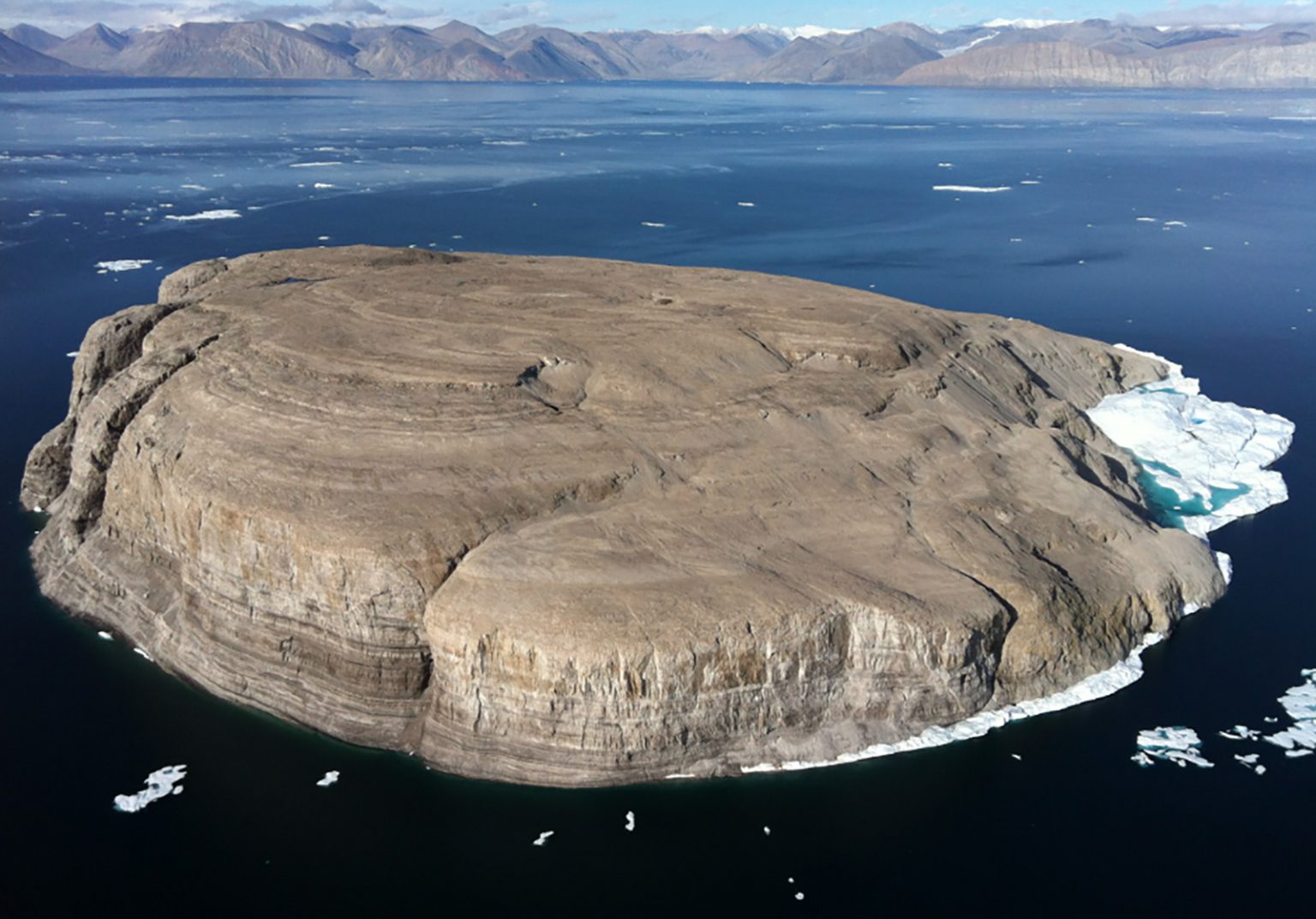 加拿大、丹麥結束50年領土爭議 平分北極圈1.2平方公里無人島