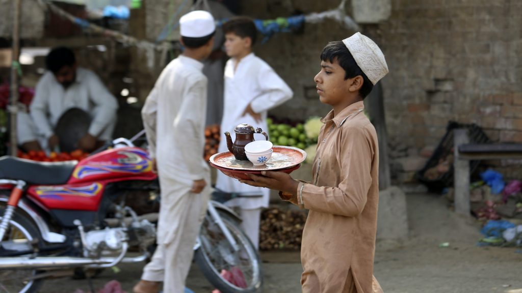 外储不足进口贷款付不起了 巴基斯坦促人民少喝茶救经济　