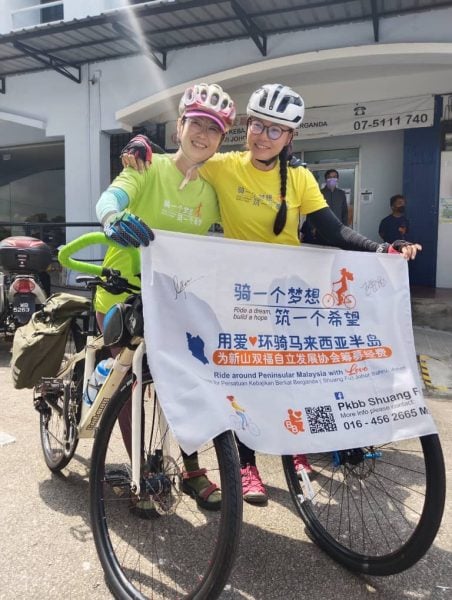 将展开自费脚车骑行环绕西马半岛，两女圆梦之旅为新山双福筹会所基金