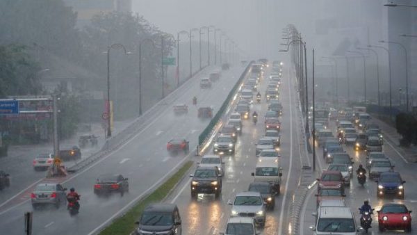 拉尼娜现象至年尾 雨量增    专家：气象局预告须快而准