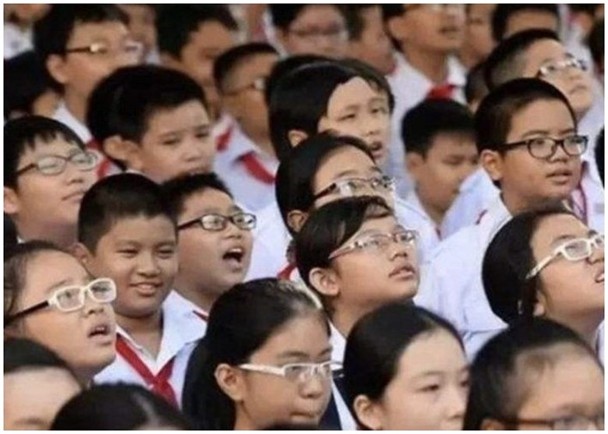 拼盘／上海儿童青少年近视率跌　近30年首次