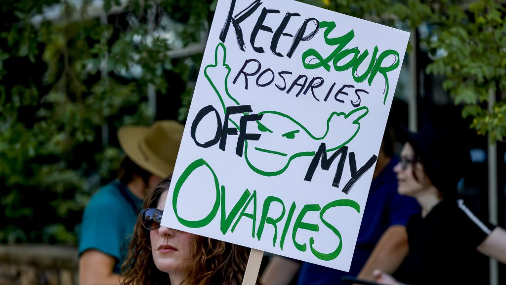 支持堕胎权示威持续 女性涌诊所人工流产
