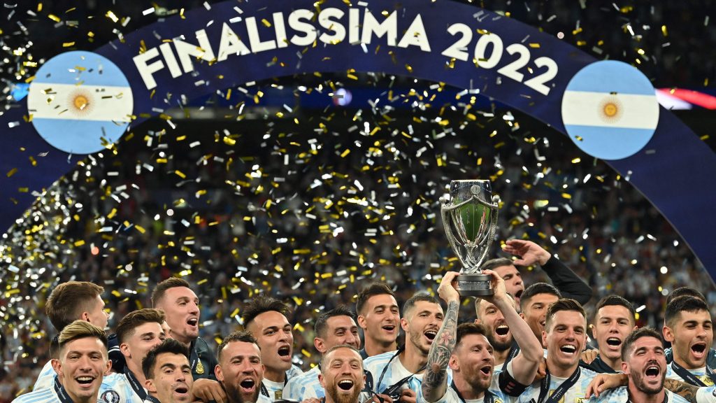 梅西主导完爆意大利  阿根廷捧美欧杯