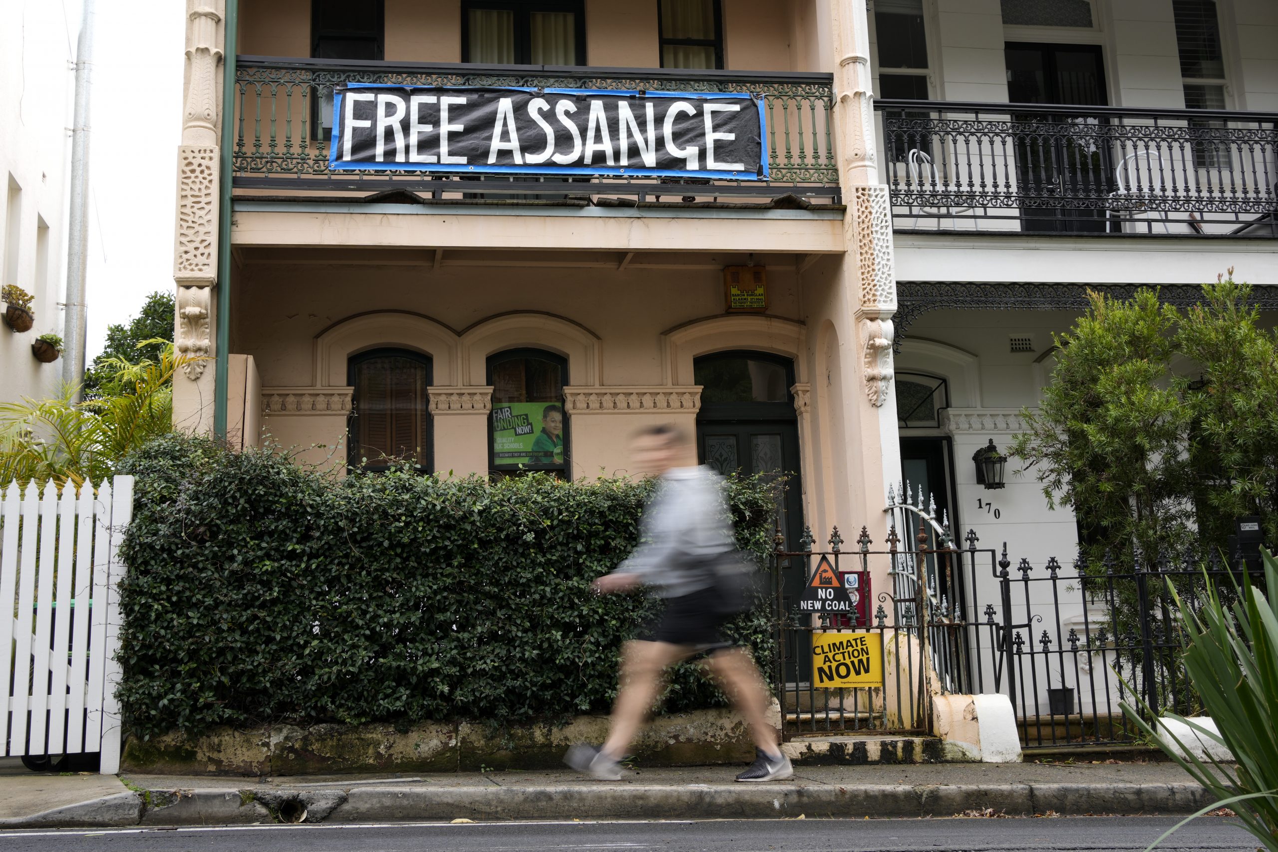 民众要求政府吁美国放弃起诉阿桑奇 澳总理：NO