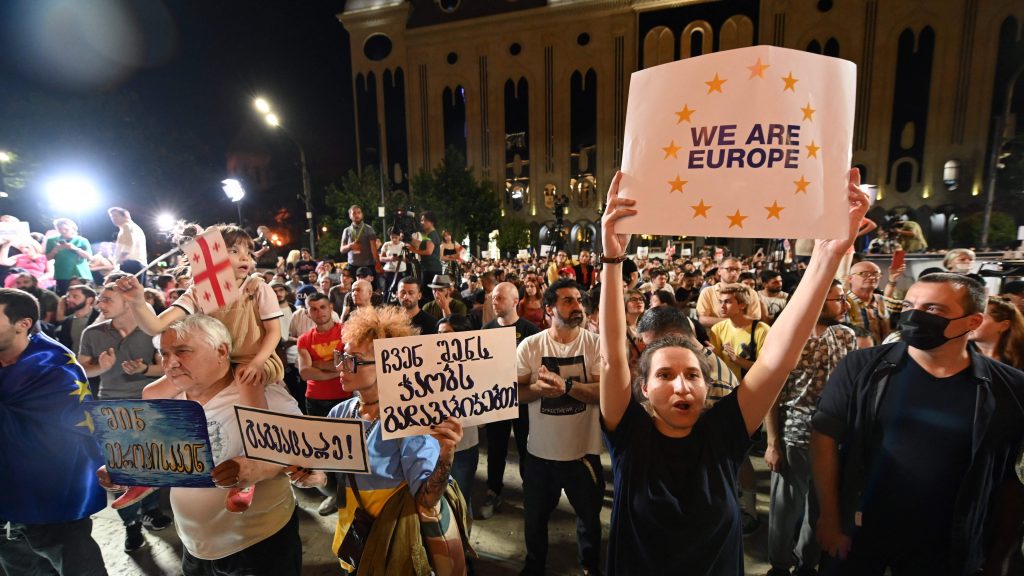 加入欧盟受挫 12万格鲁吉亚人上街游行展决心
