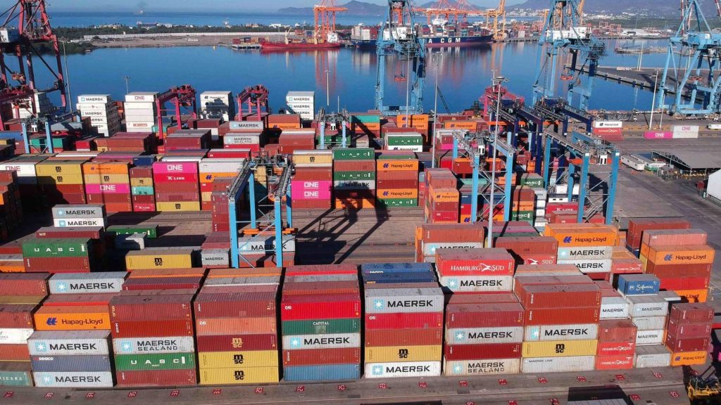 墨西哥港口20货运集装箱被抢   数吨金银矿石下落不明