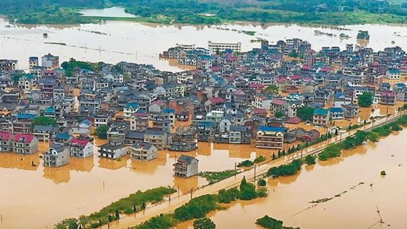 江西古镇被淹  商户称不知泄洪