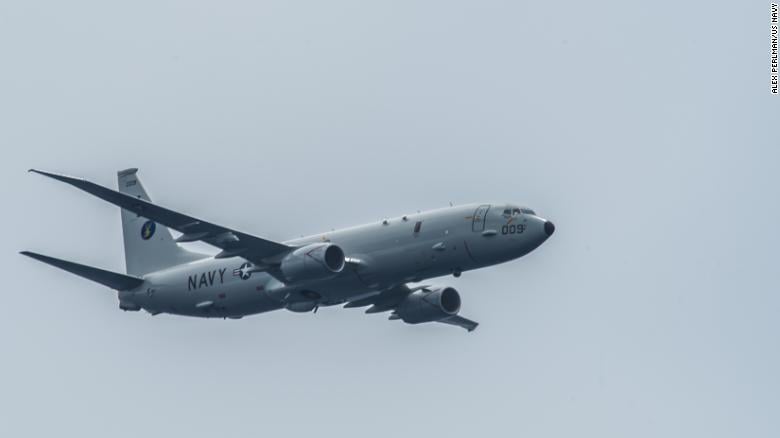 美军巡逻机周五飞越台海　中国: 全程跟监警戒