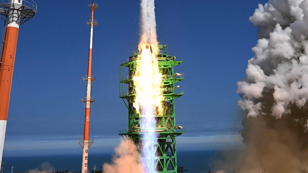 韩国国产火箭“世界”号再次发射升空  韩媒：飞行正常