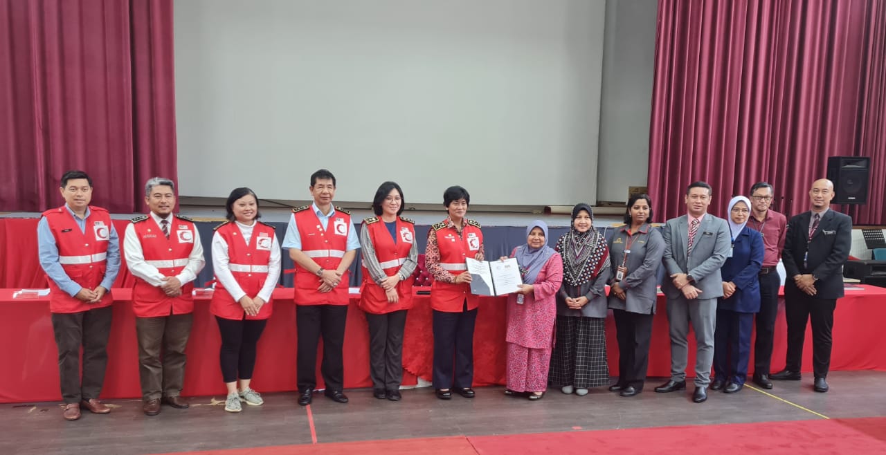 马来西亚红新月会与国家血库中心签约