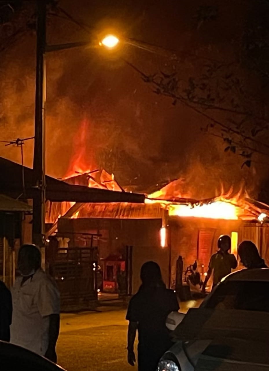 （大北马）高渊印度煎饼店被大火烧毁