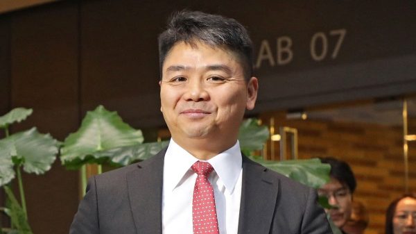 卸任京东CEO两个月 刘强东卖股套现12.29亿