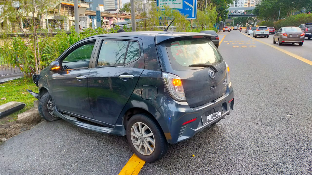 交通情报 | 赛益布特拉路有车祸发生·往吉隆坡方向现车龙