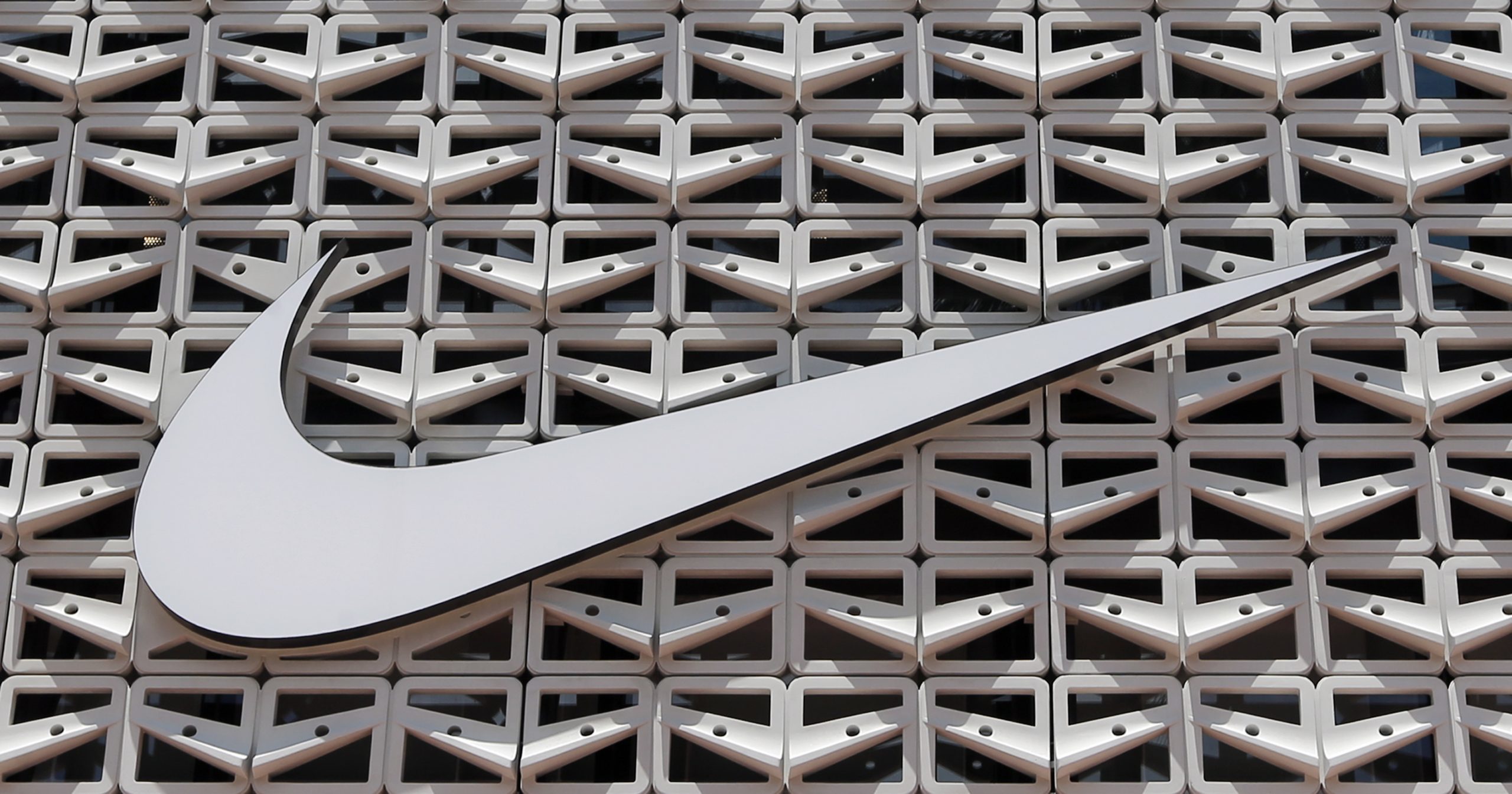 Nike确定“全面退出俄罗斯市场” 数个月内终止业务