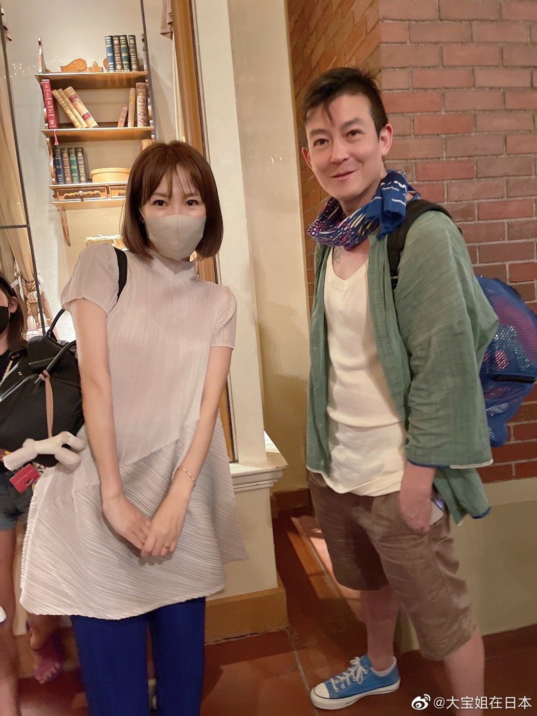 一家三口游日本被偶遇 41岁陈冠希脸垮泄法令纹	