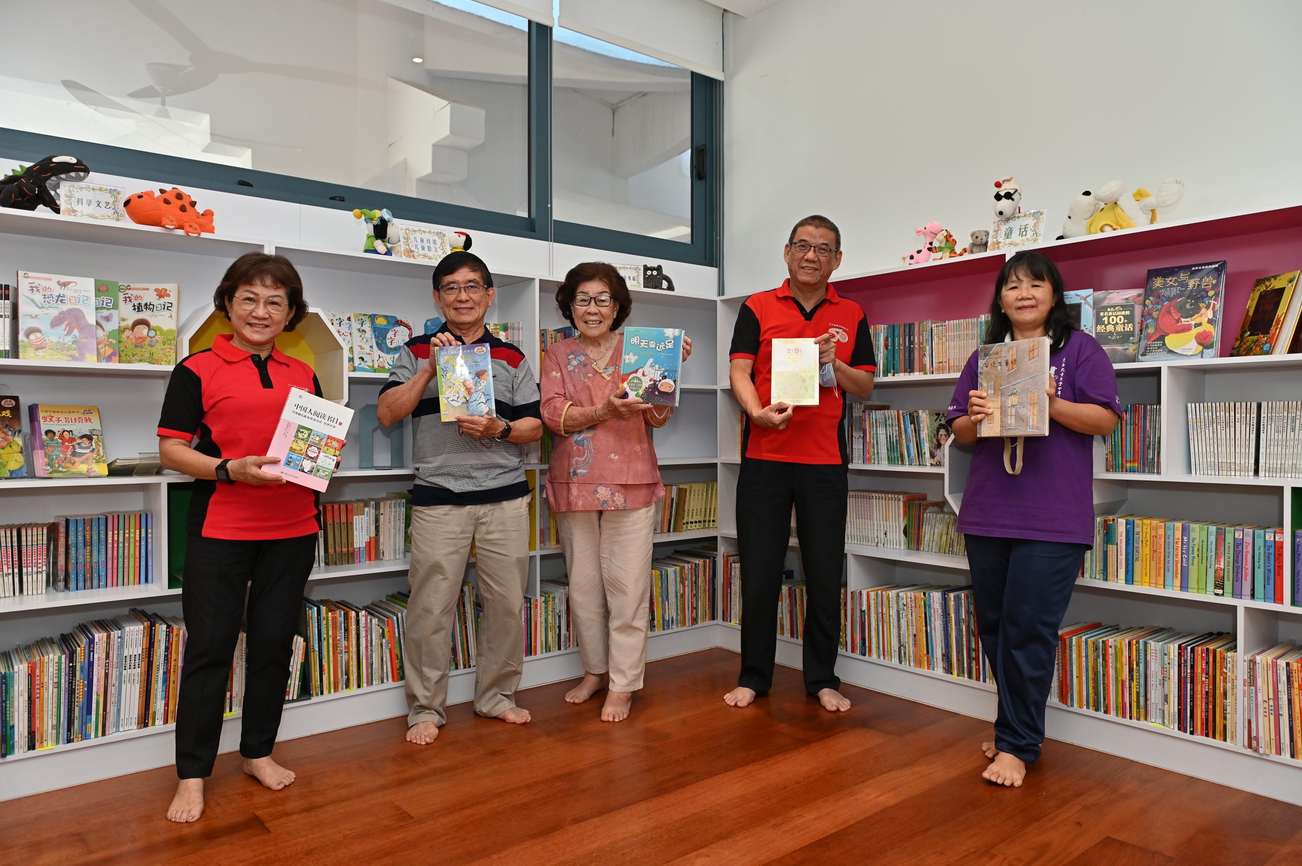 东02：彭佛教会儿童图书馆逢周六、日开放，欢迎亲临享受快乐阅读。
