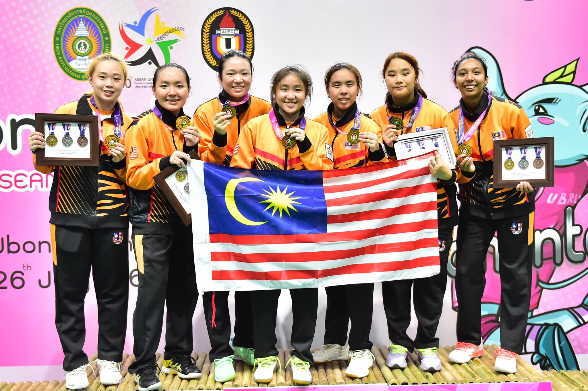 东南亚大学运动会  大马羽球称霸男女团