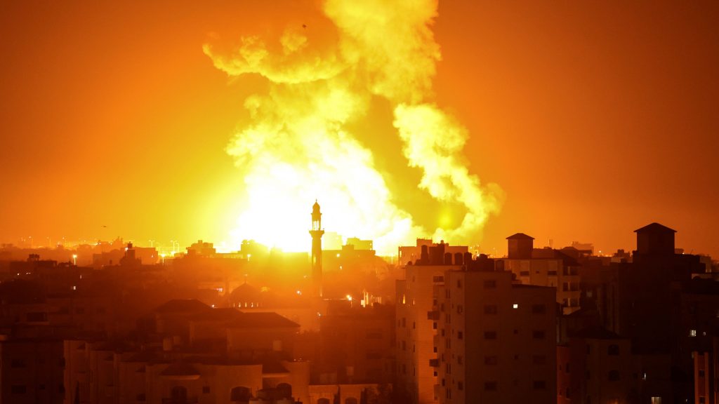 以军空袭加沙地带 哈马斯军事设施