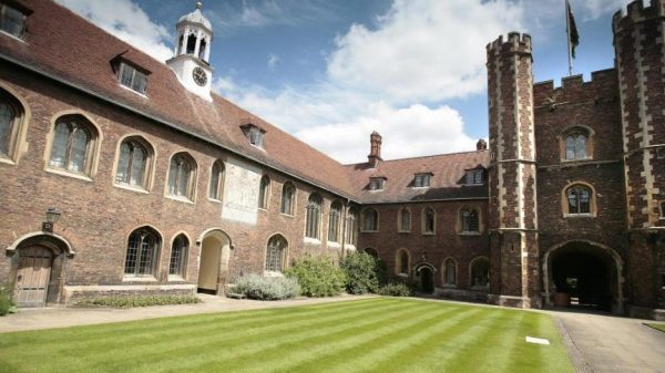 4个月5学生自杀或疑自杀　剑桥大学下令调查