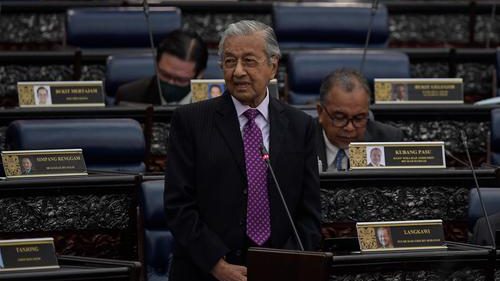 马哈迪：阻倒台事件重演 “允跳槽组多数派政府”