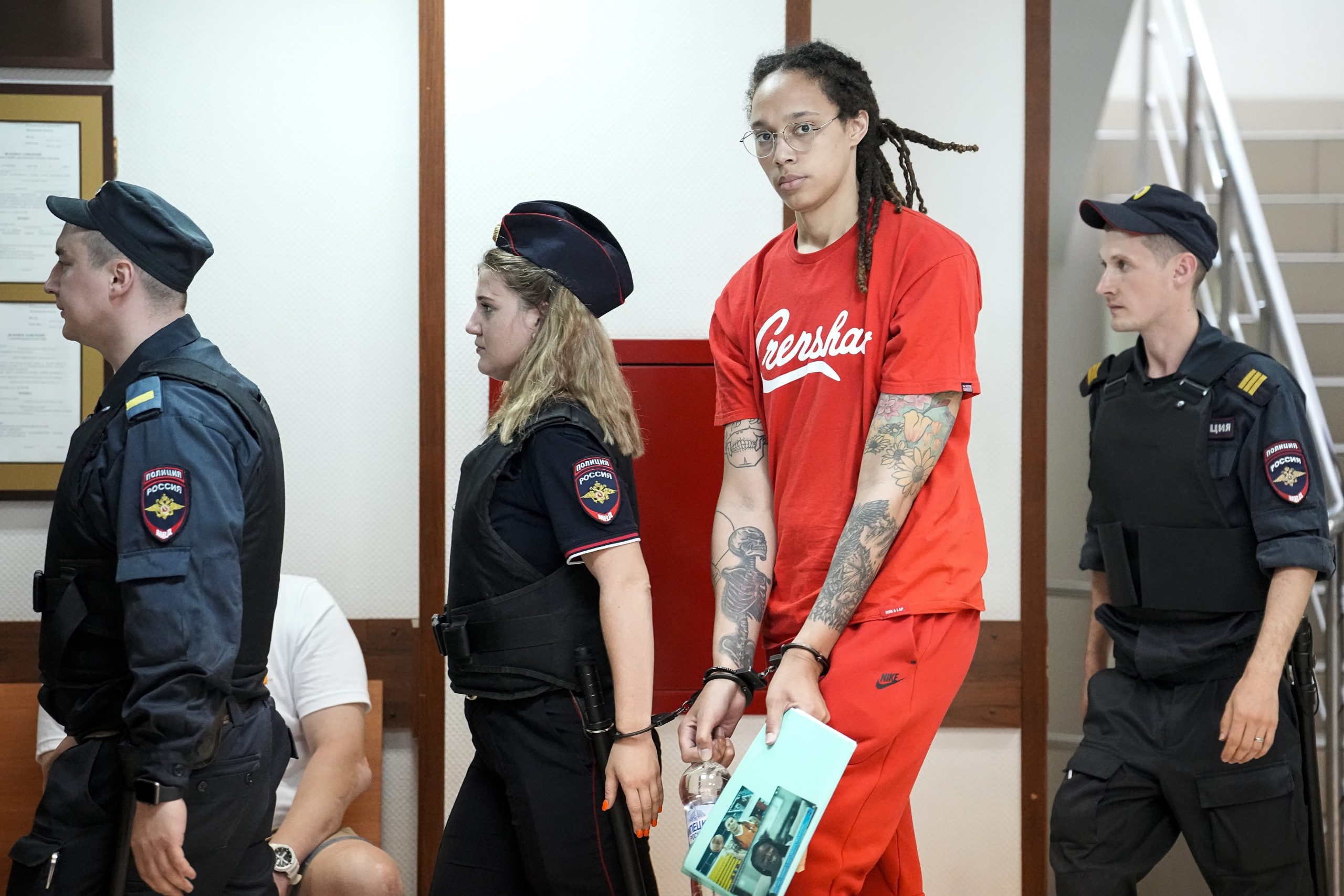 外媒：美国女子篮球运动员涉嫌走私毒品在俄被捕认罪 